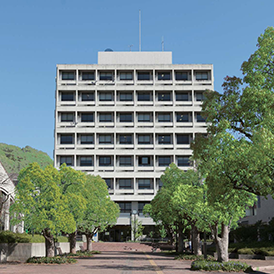 神戸市外国語大学
