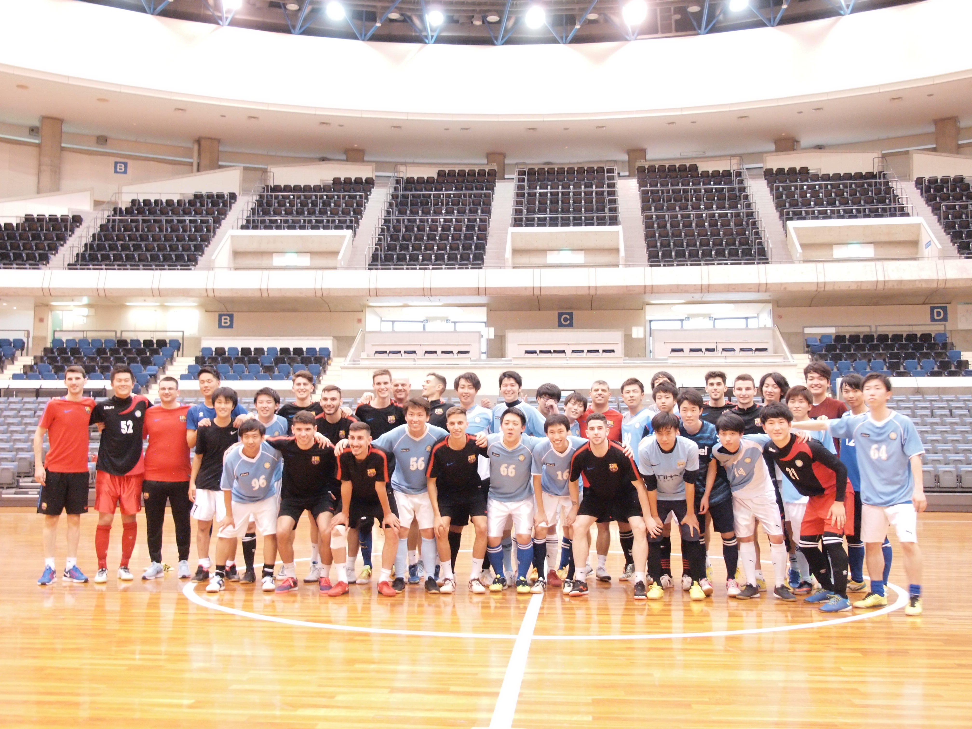 Fcバルセロナ フットサルb 外大生と交流 ニュース トピックス 公立大学法人神戸市外国語大学